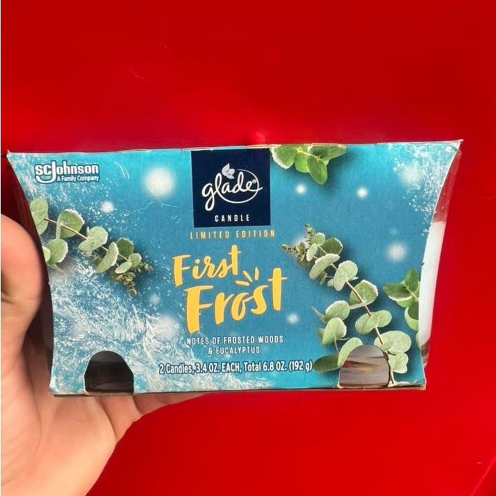 Glade First Frost Candle Set in Red and Blue